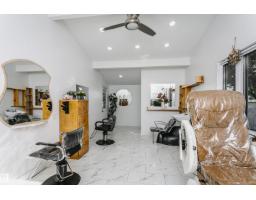 Recreation room - 7204 92b Av Nw, Edmonton, AB T6B0W2 Photo 8