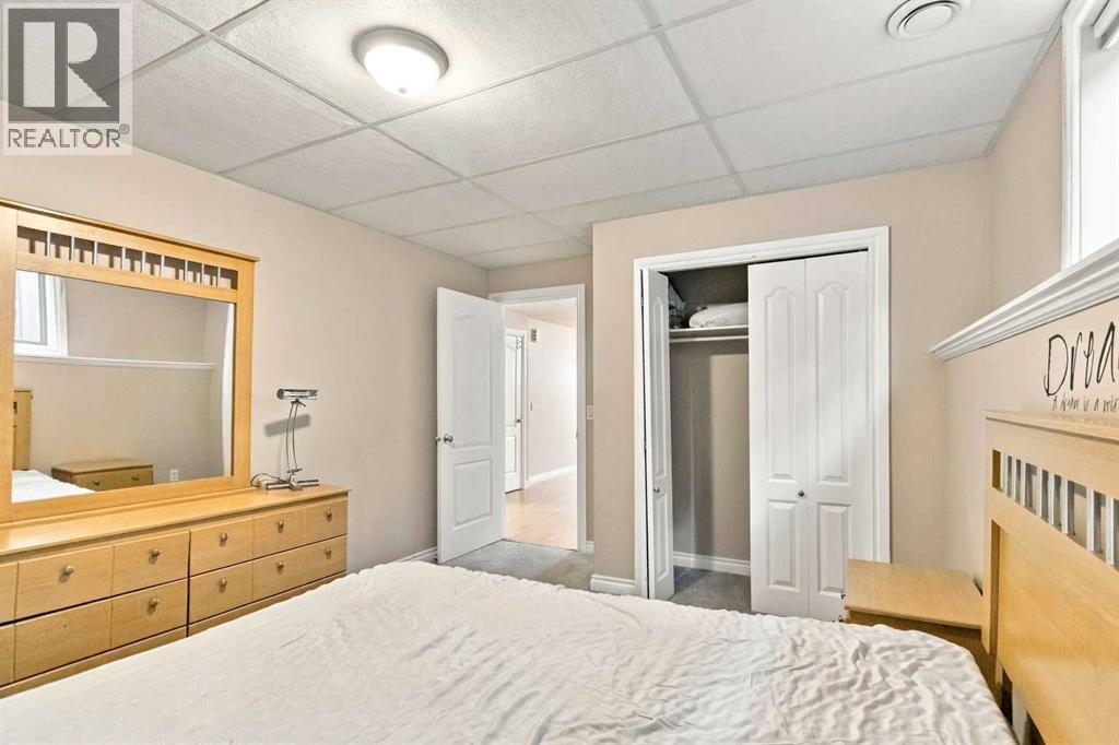 236 Paris Crescent - 30