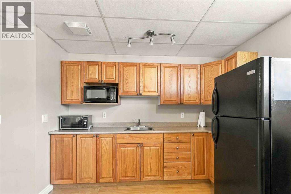 236 Paris Crescent - 26