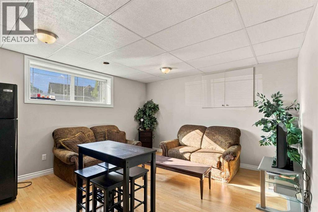 236 Paris Crescent - 23