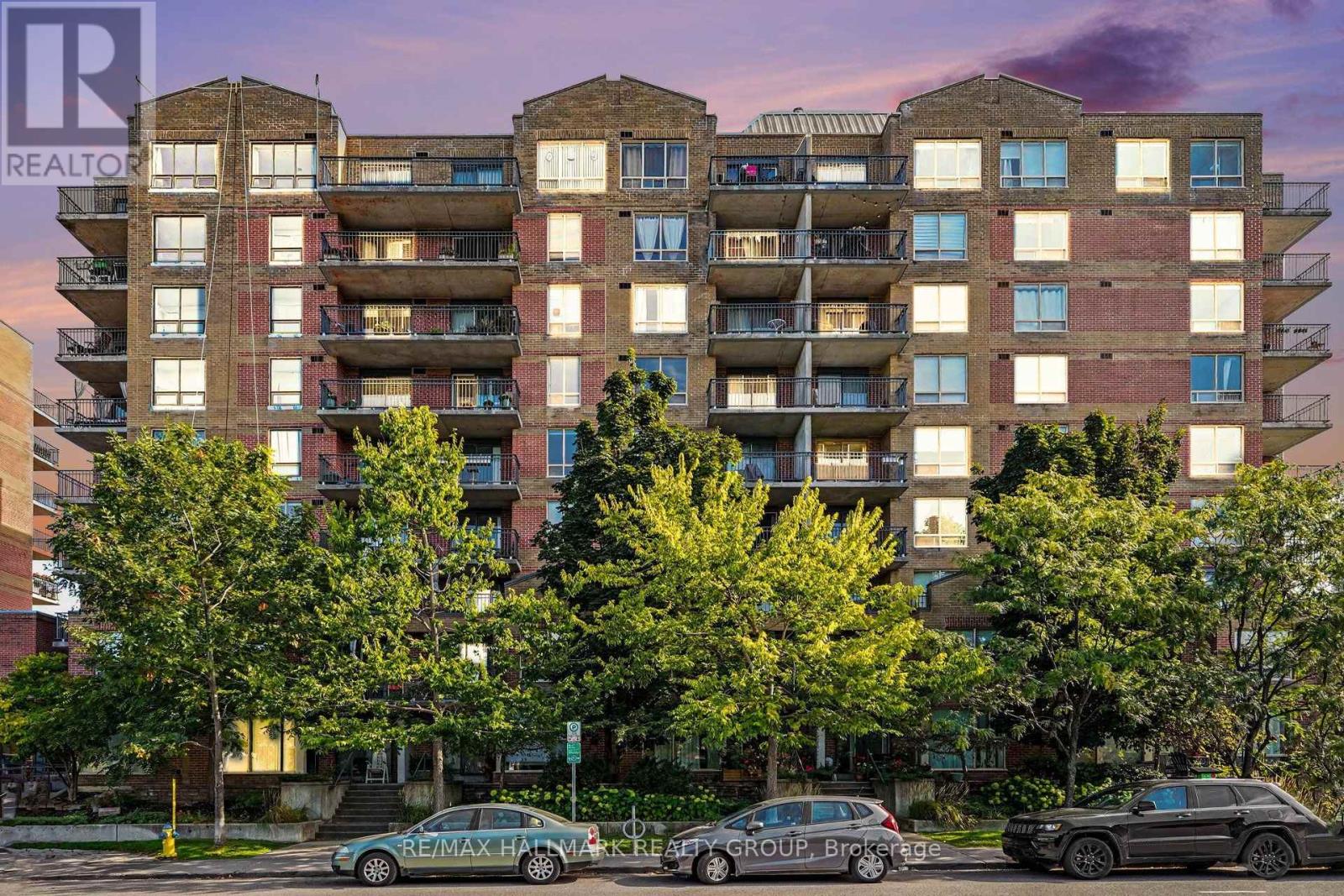 #412 45 HOLLAND AVENUE - 1