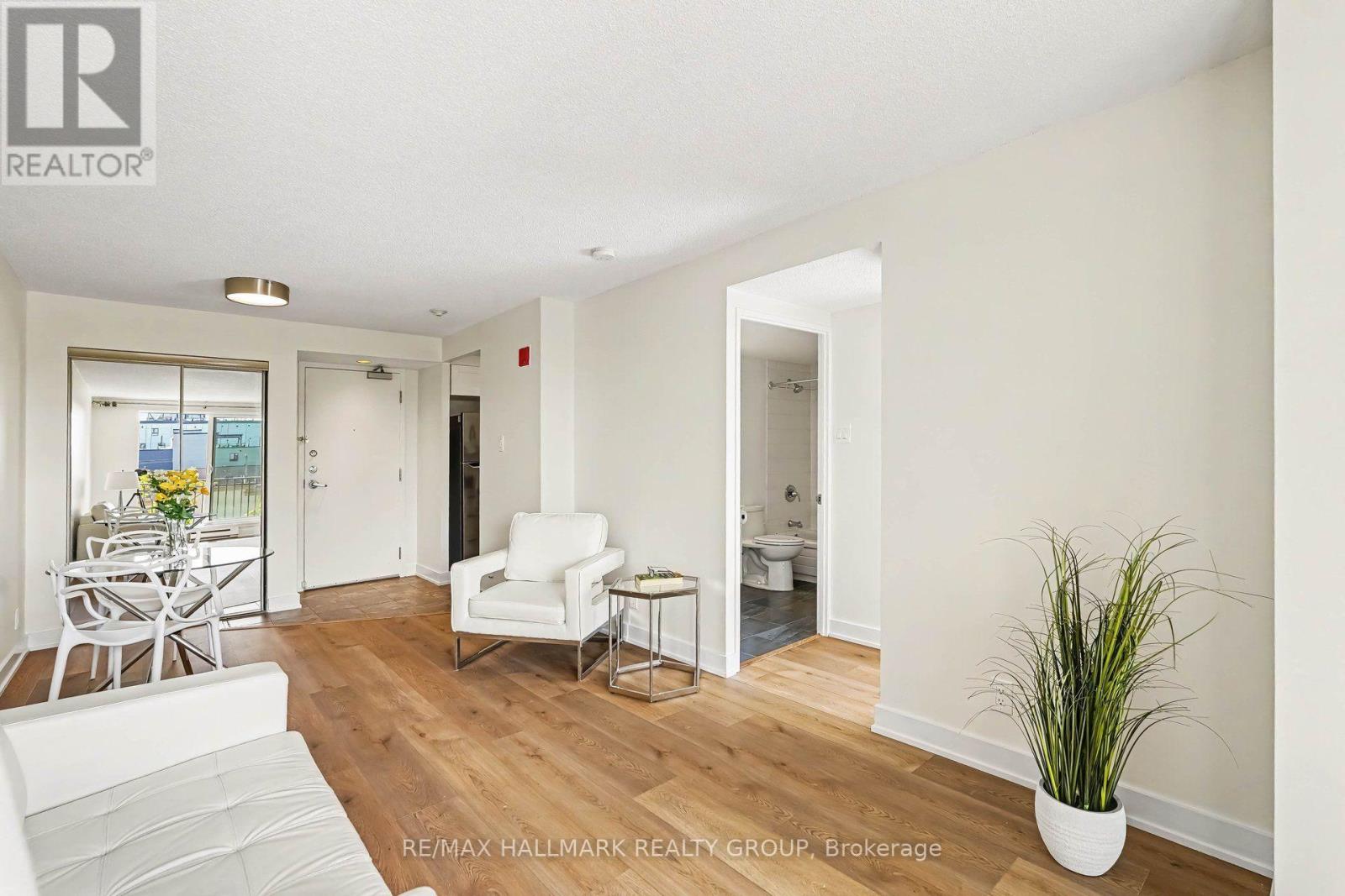 #412 45 HOLLAND AVENUE - 10