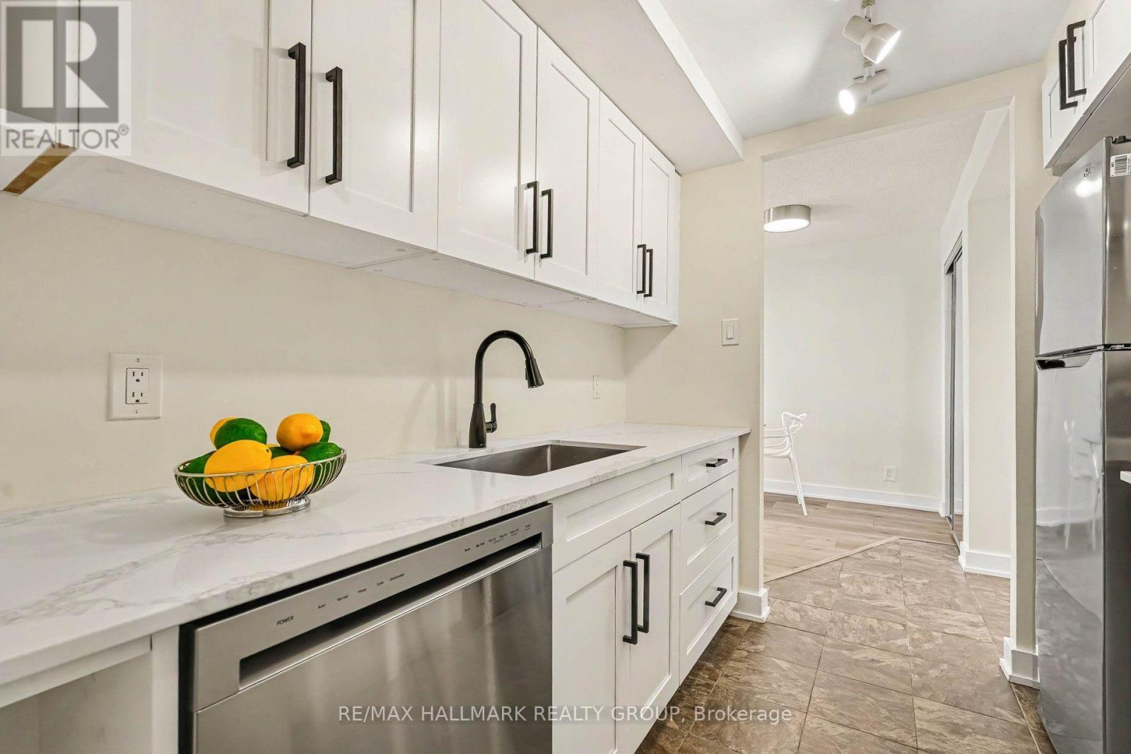 #412 45 HOLLAND AVENUE - 13