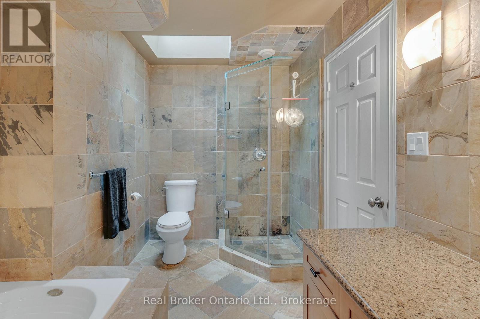 3270 SHELBURNE PLACE - Image 25