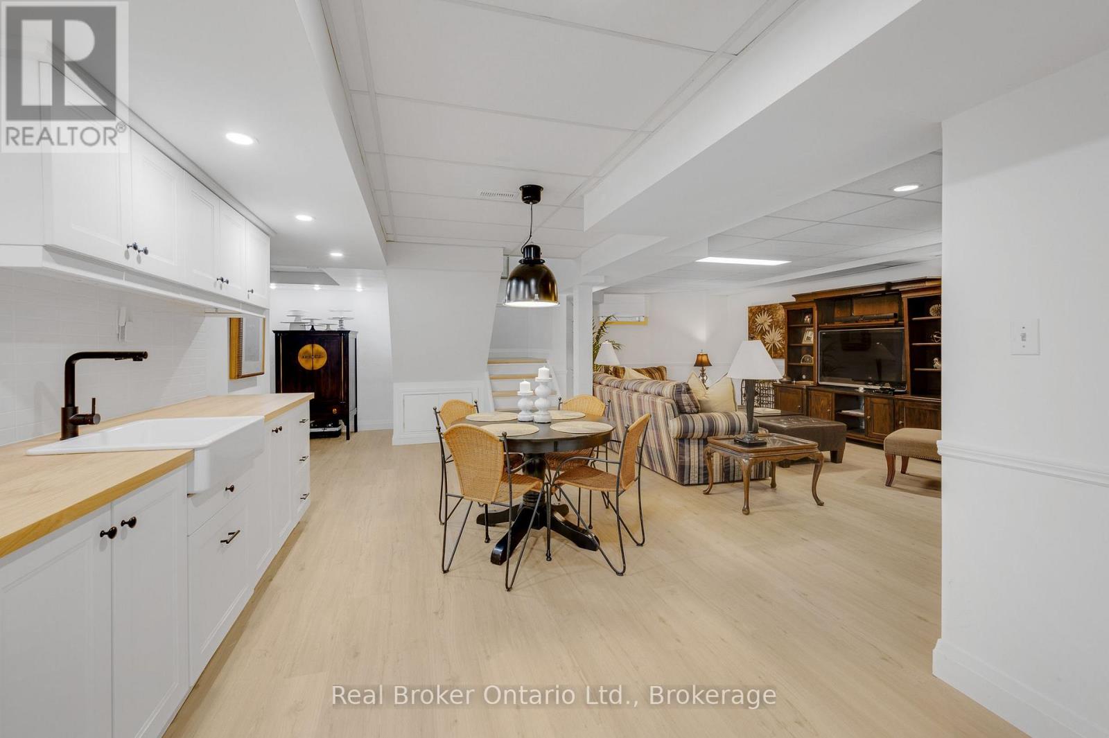 3270 SHELBURNE PLACE - Image 30