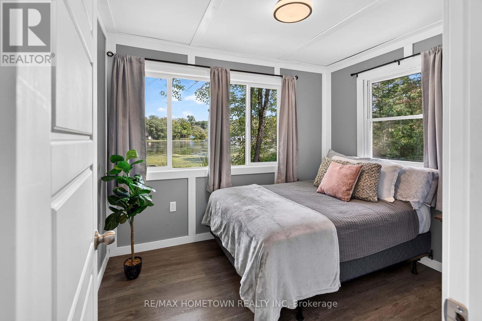 28 SHEEP LANE - Image 30