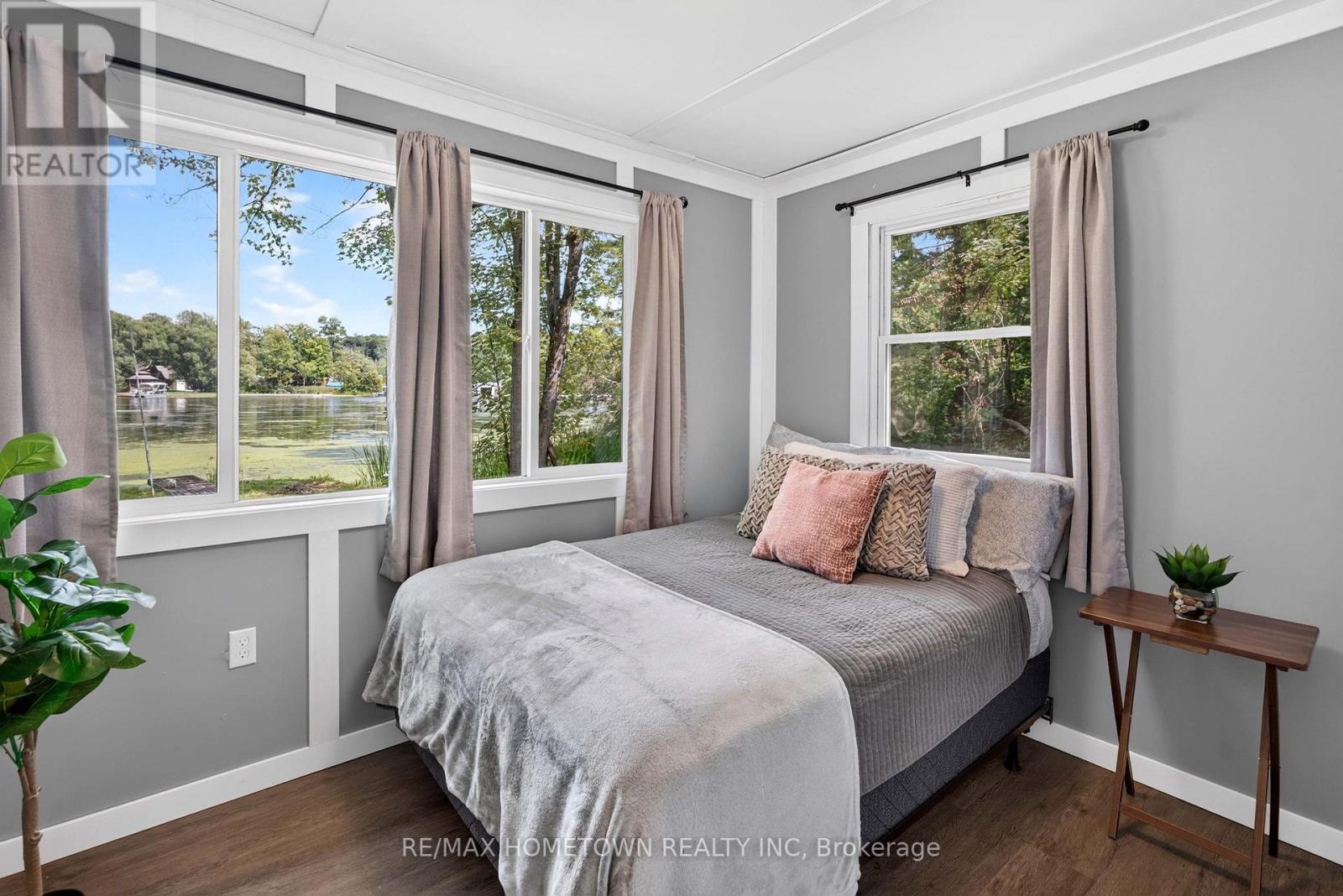 28 SHEEP LANE - Image 31