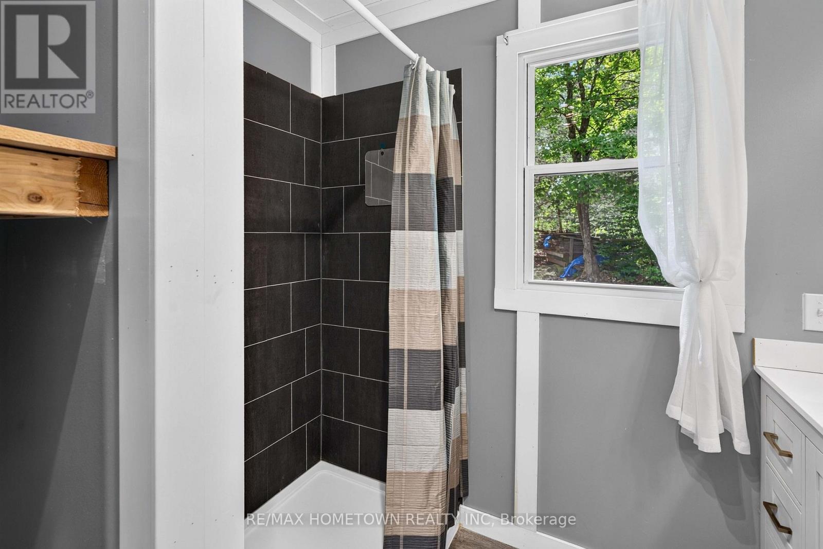 28 SHEEP LANE - Image 34