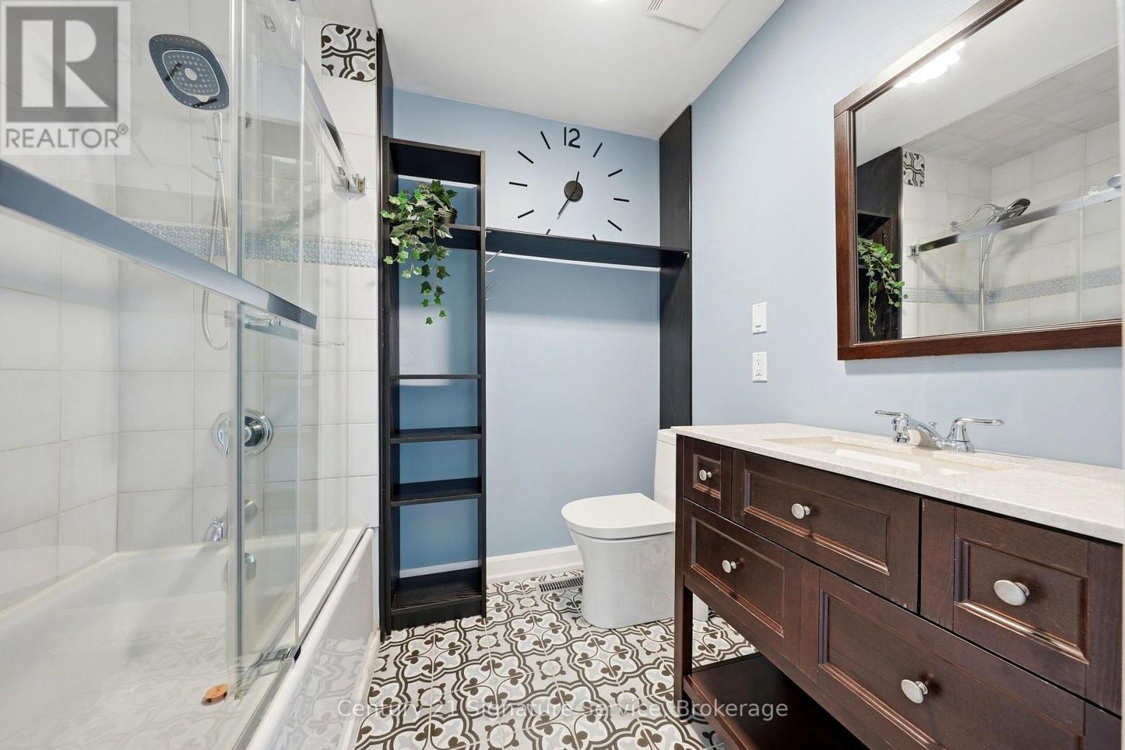 #8 500 SILVERTHORNE CRESCENT - 21