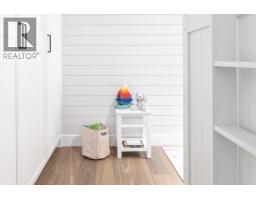 102 1055 Ridgewood Drive, North Vancouver, BC V7R0A6 Photo 22