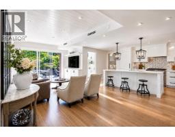 102 1055 Ridgewood Drive, North Vancouver, BC V7R0A6 Photo 6