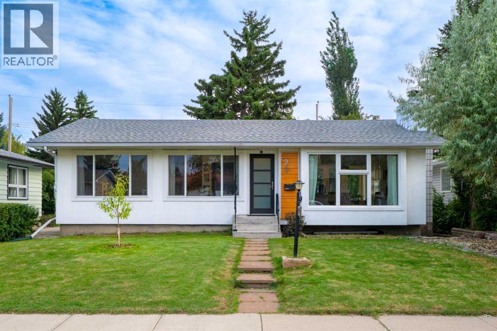 29 Hillary Crescent SW - 1