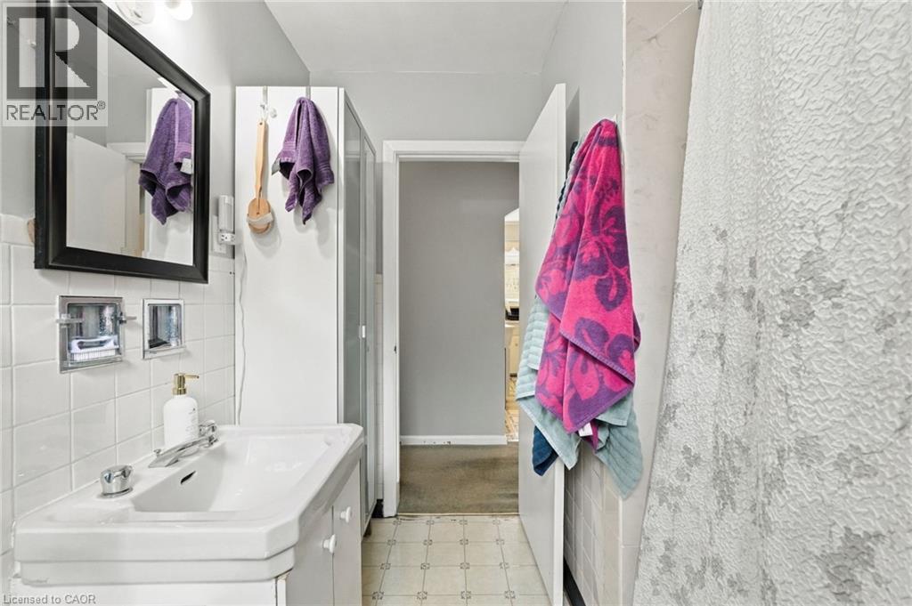 63 OFIELD Road - 12