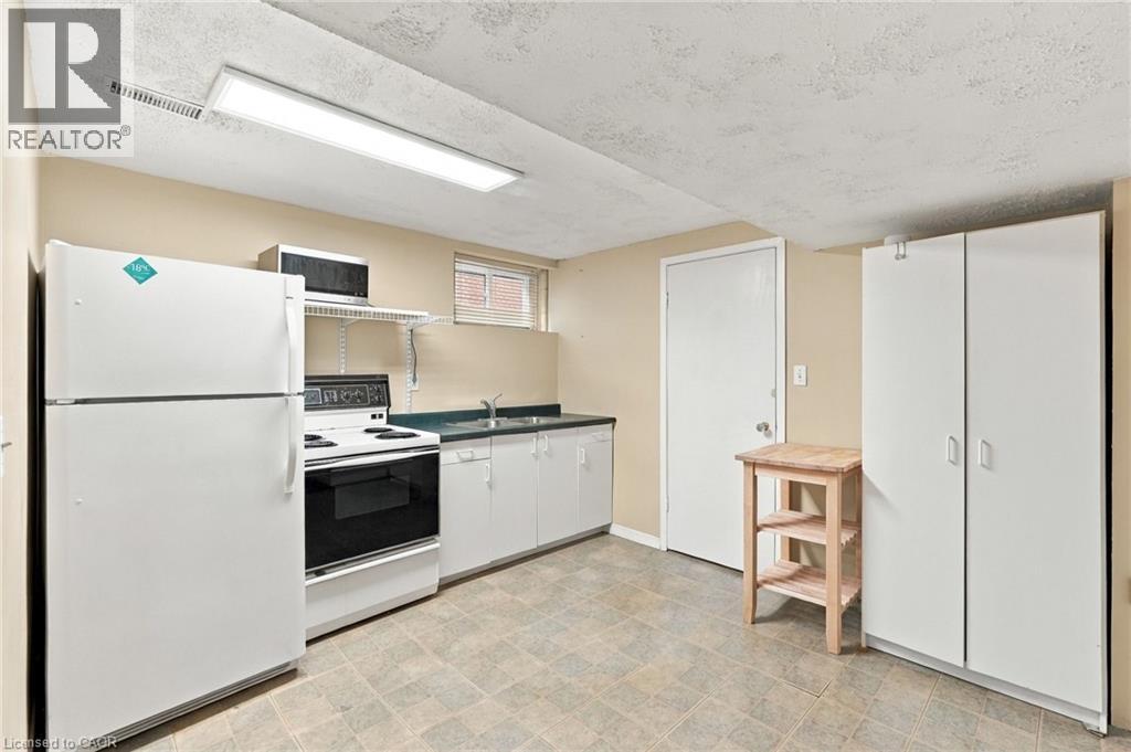 63 OFIELD Road - 26