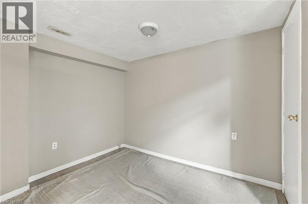 63 OFIELD Road - 30