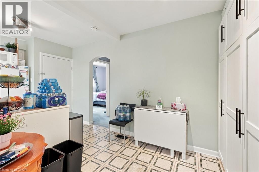 63 OFIELD Road - 4