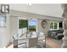1103 Cloverley Street, North Vancouver, BC V7L1N7 Photo 12