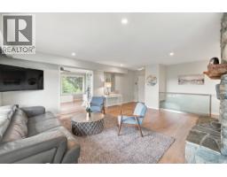 1103 Cloverley Street, North Vancouver, BC V7L1N7 Photo 8