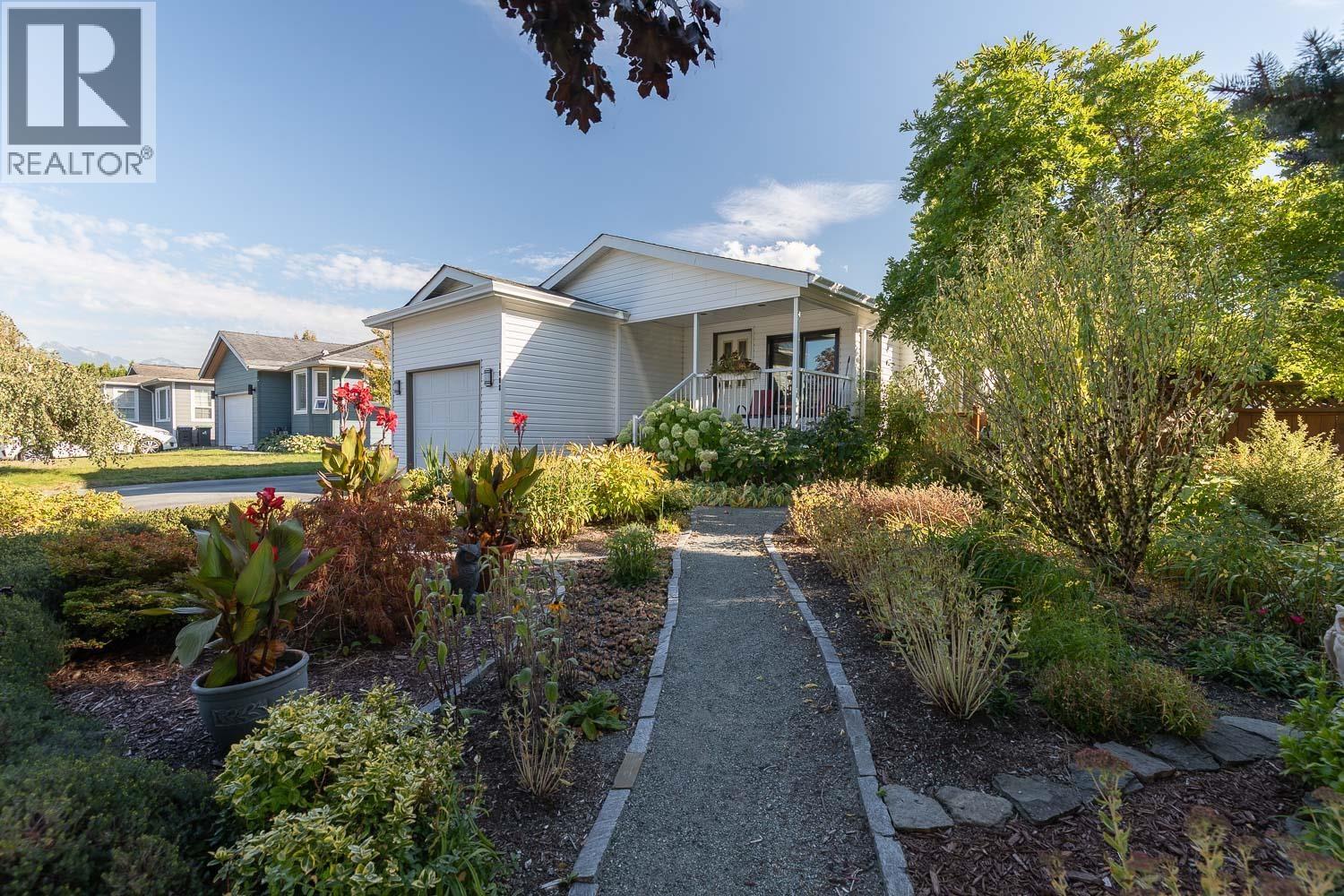 1008 EDGEWATER CRESCENT, Squamish