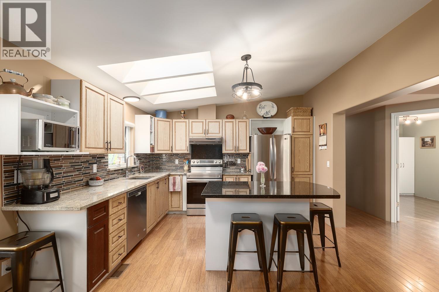 1008 EDGEWATER CRESCENT, Squamish
