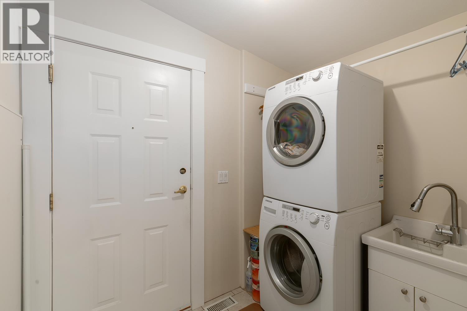 1008 EDGEWATER CRESCENT, Squamish