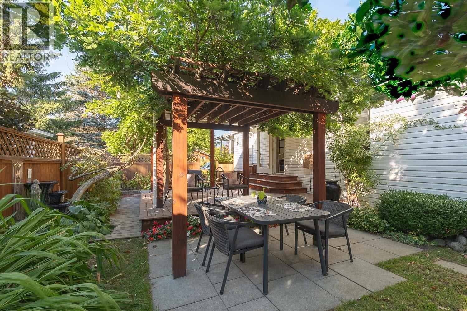 1008 EDGEWATER CRESCENT, Squamish