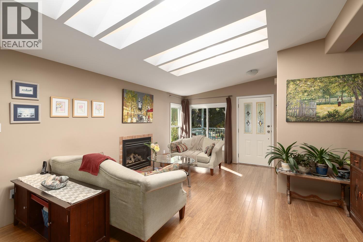 1008 EDGEWATER CRESCENT, Squamish