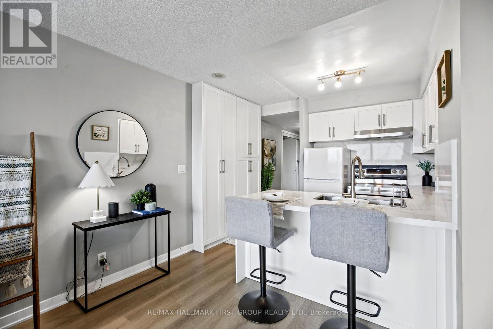 #1002 36 LEE CENTRE DRIVE - Image 13