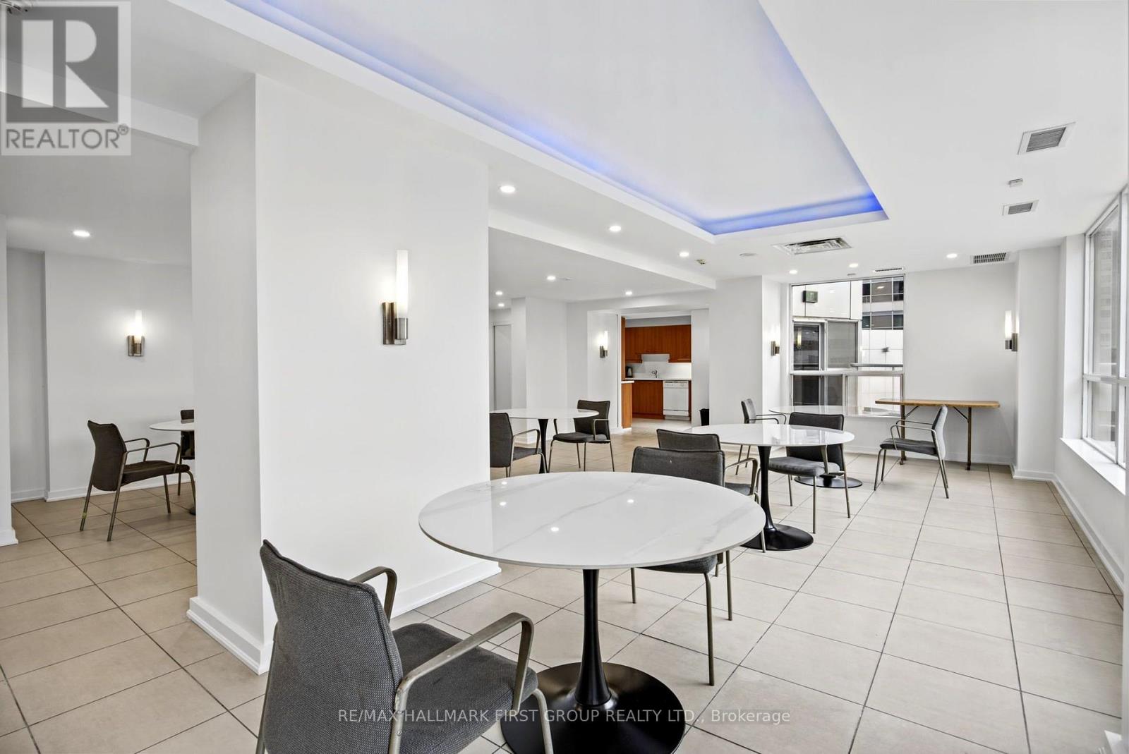 #1002 36 LEE CENTRE DRIVE - Image 24