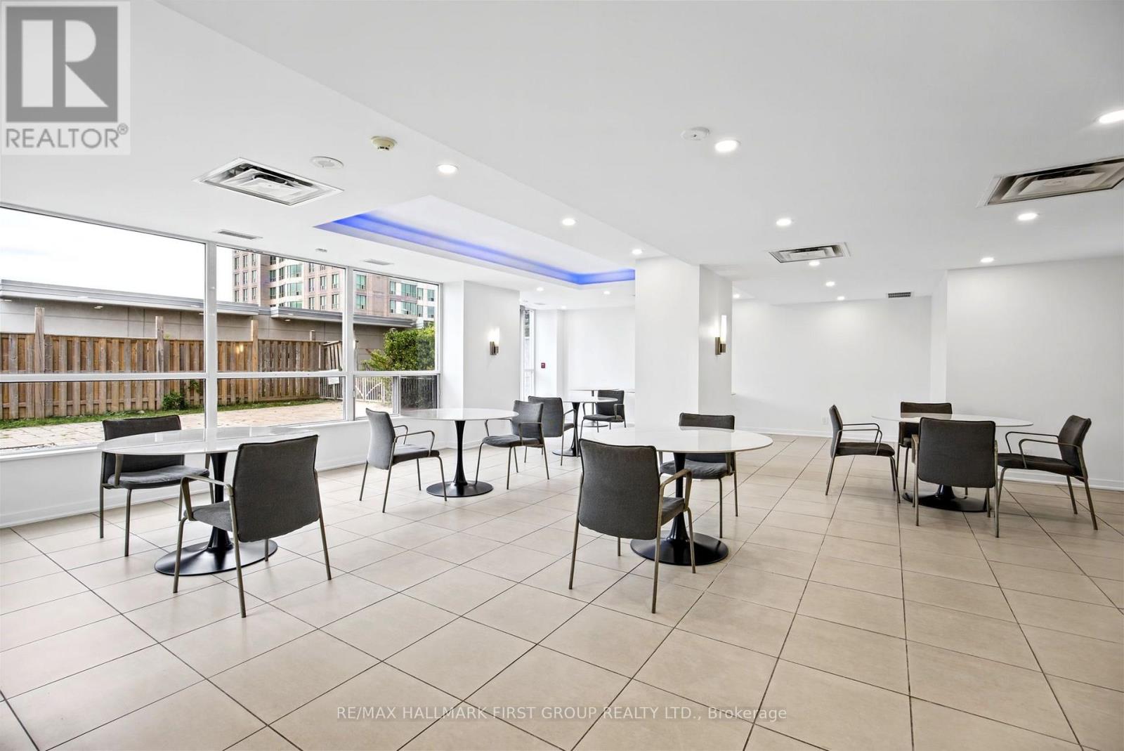 #1002 36 LEE CENTRE DRIVE - 25