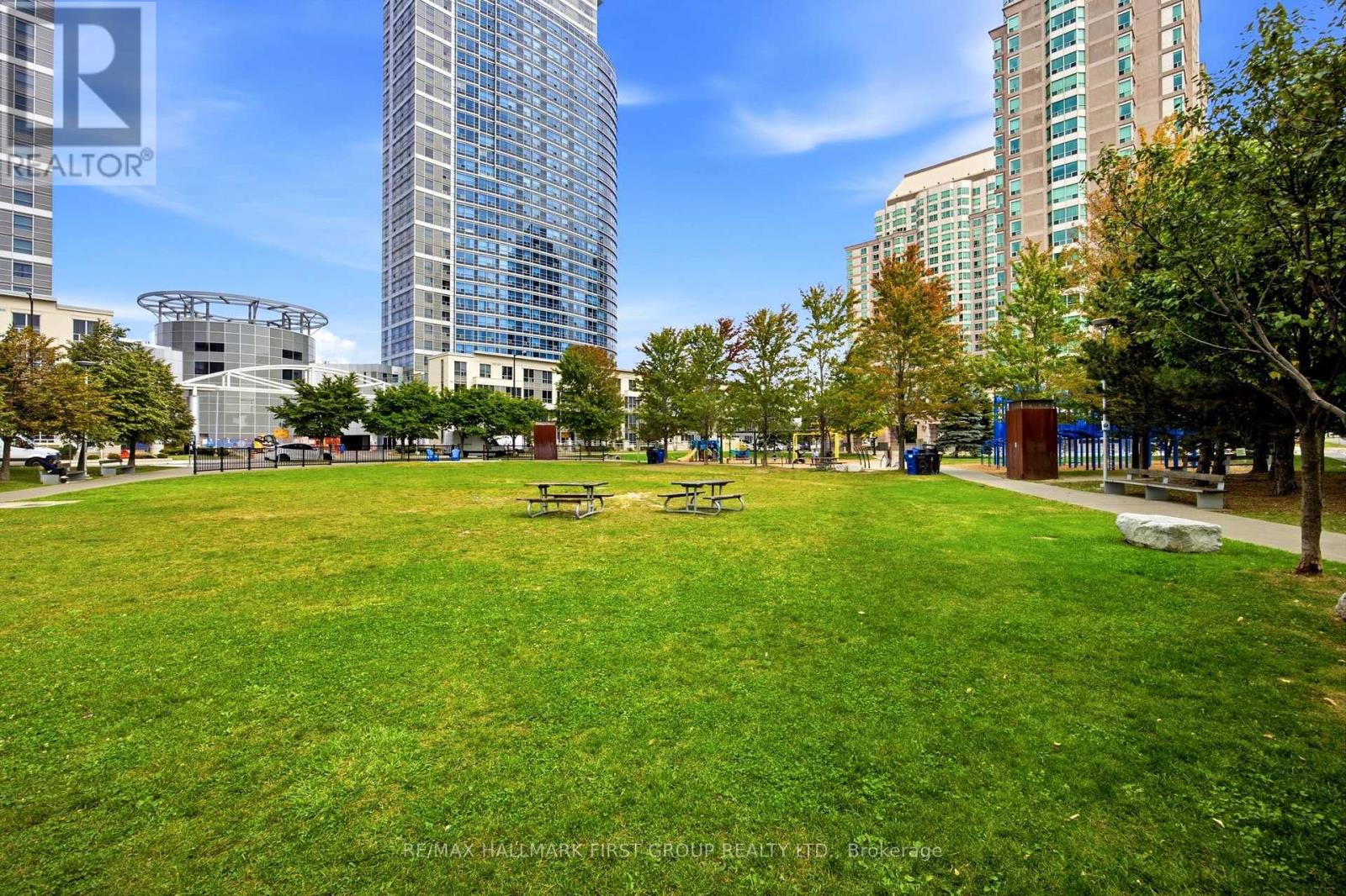 #1002 36 LEE CENTRE DRIVE - 29
