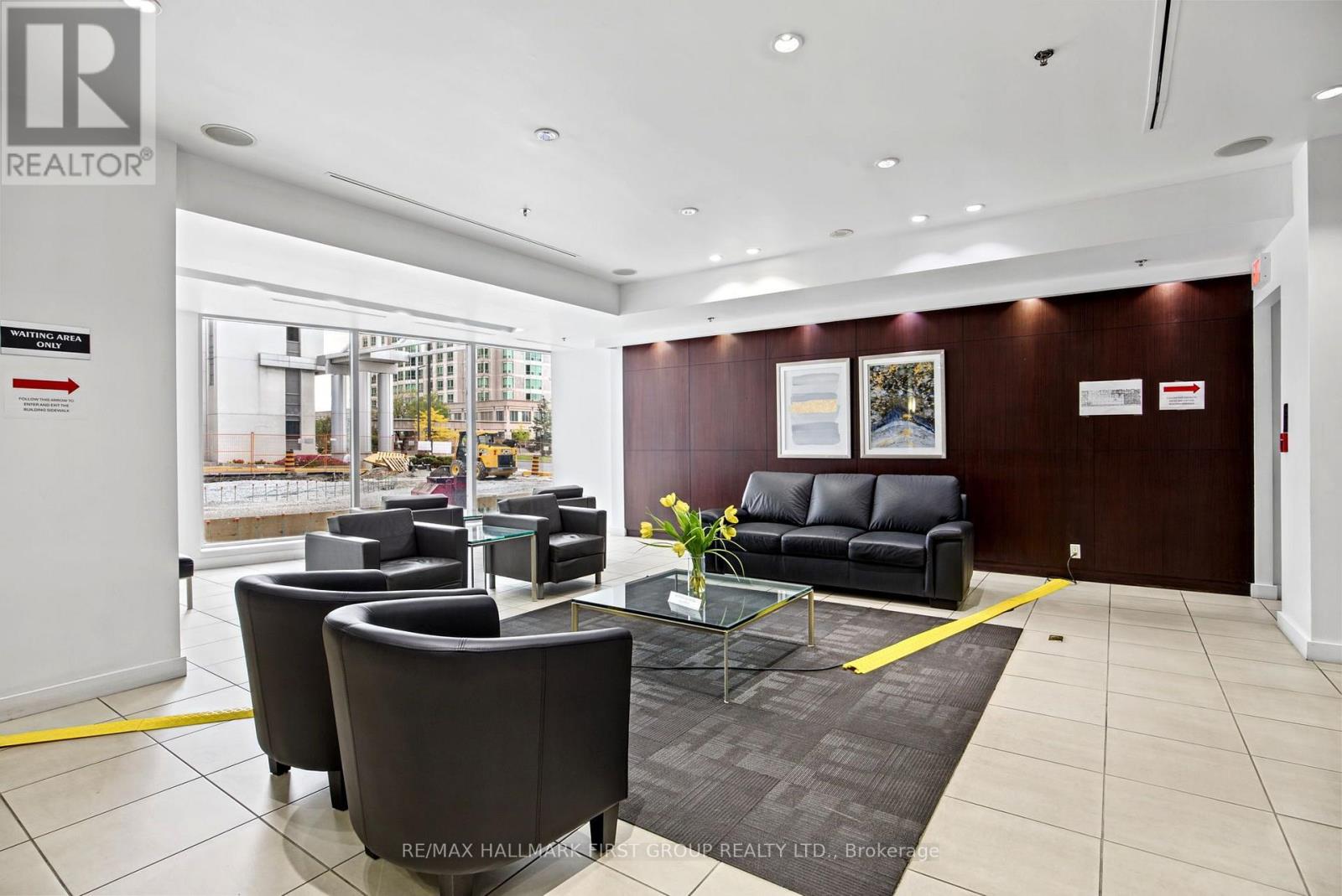 #1002 36 LEE CENTRE DRIVE - Image 3