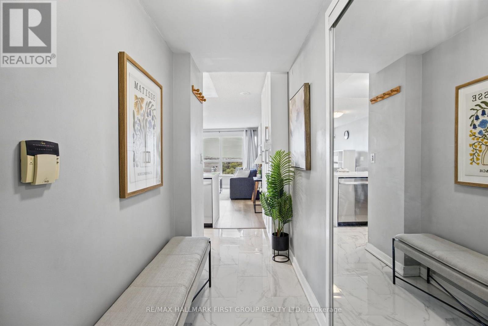 #1002 36 LEE CENTRE DRIVE - 6