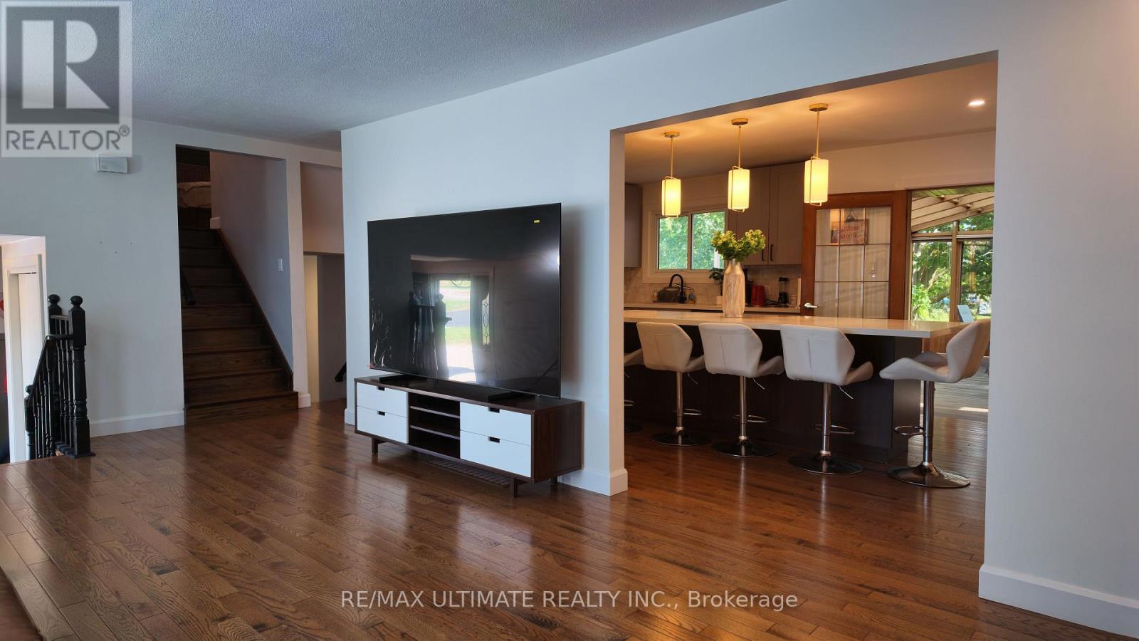 229 LIBERTY STREET N - Image 4