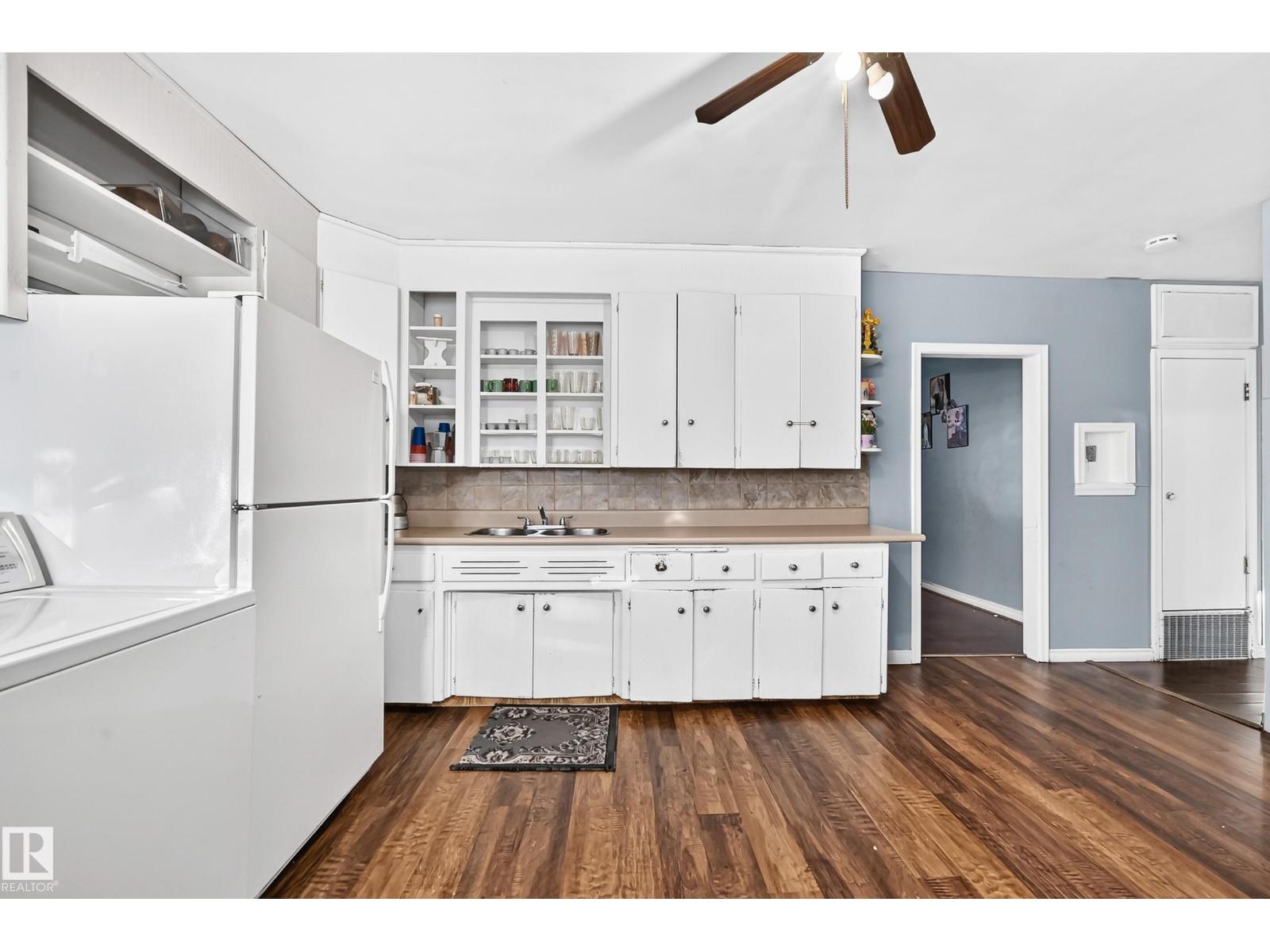 12440 82 ST NW - 10