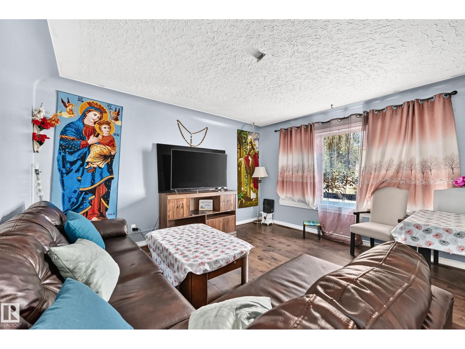 12440 82 ST NW - 4