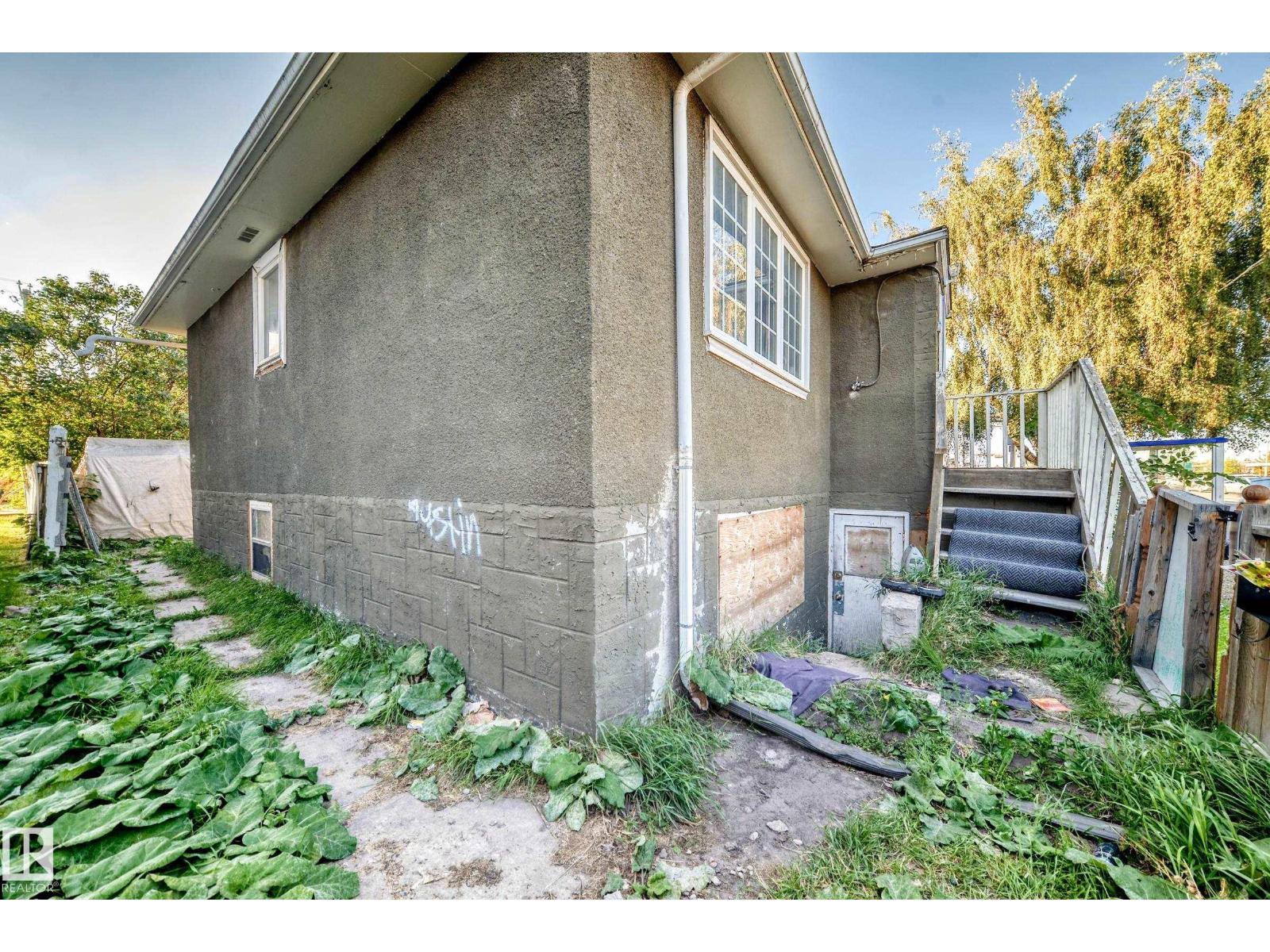 12440 82 ST NW - 3