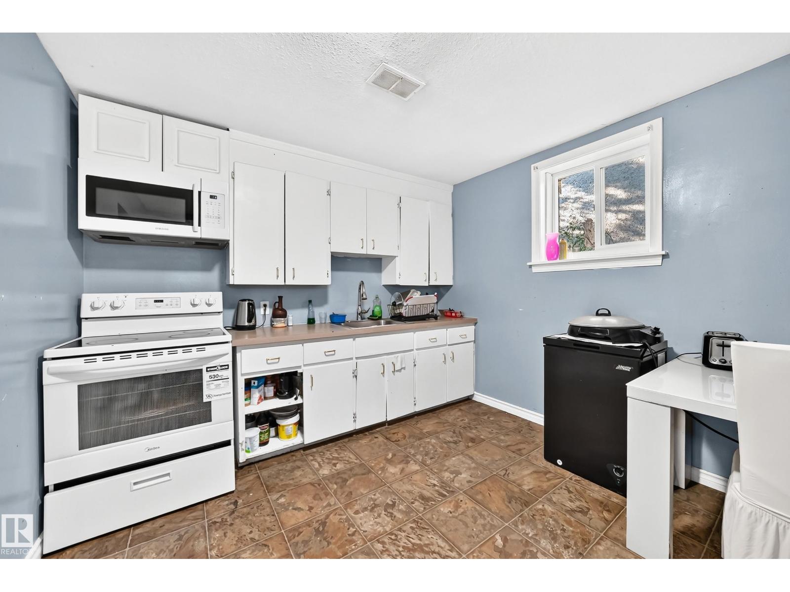 12440 82 ST NW - 23