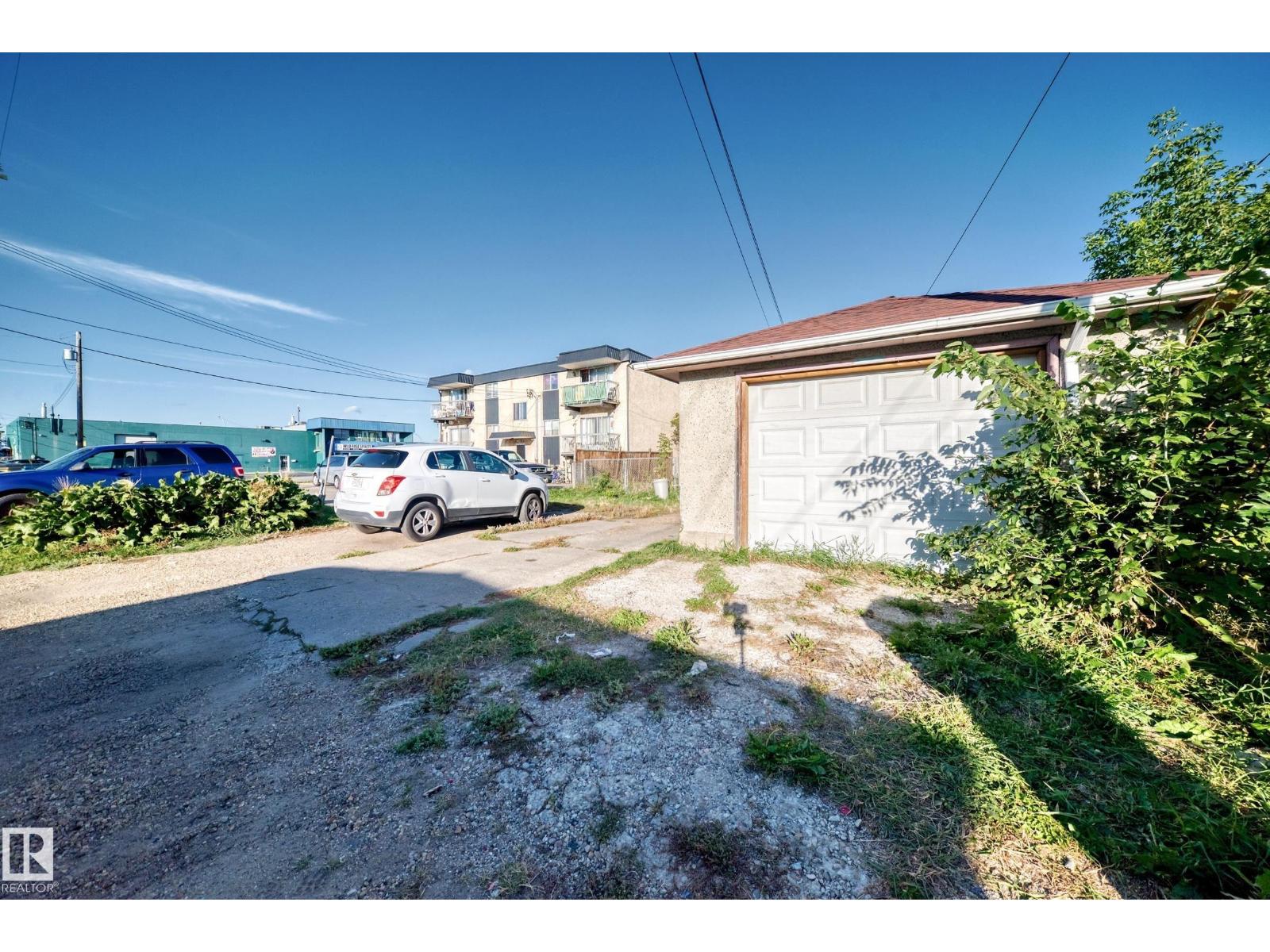 12440 82 ST NW - 44