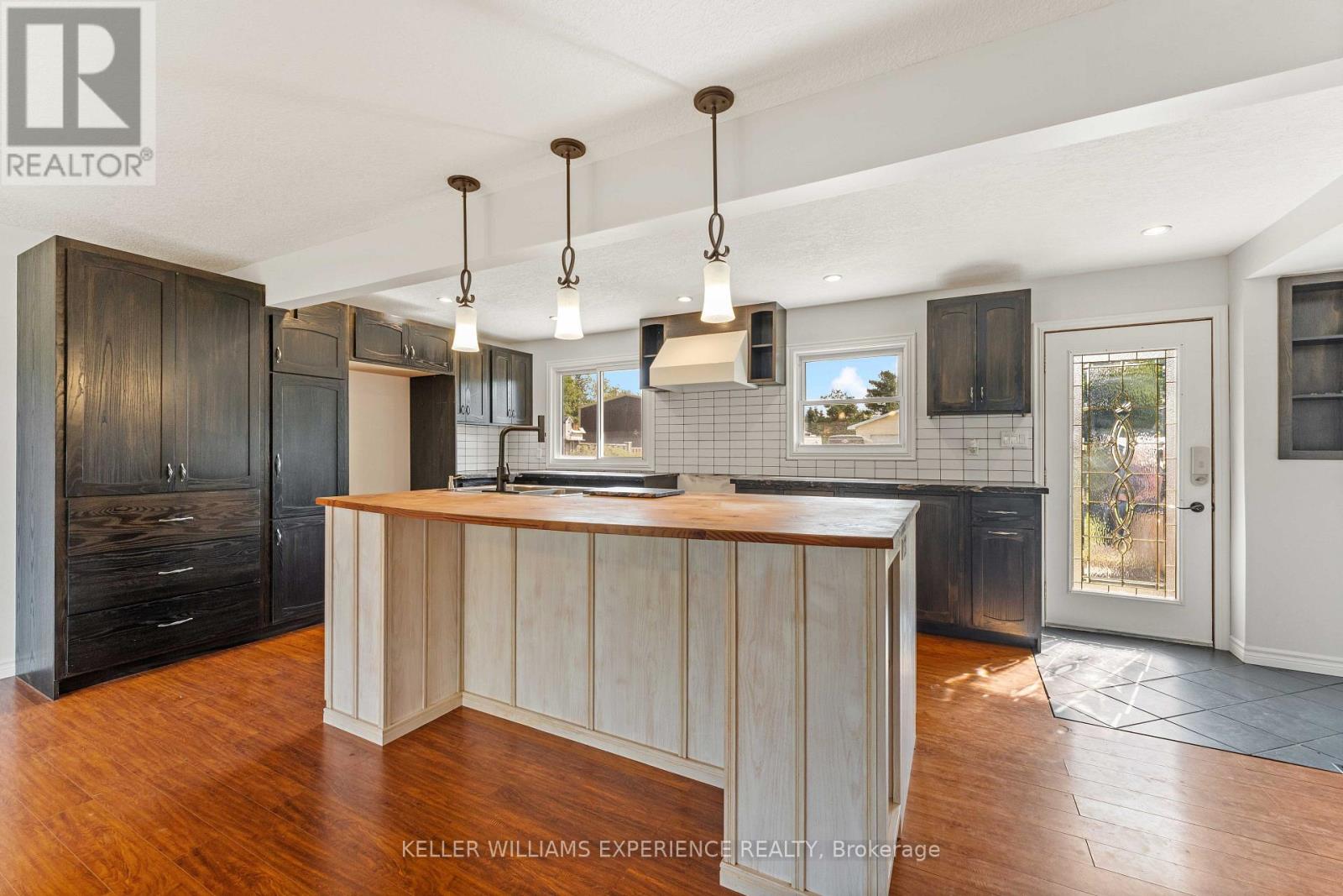 2341 SUNNIDALE ROAD - Image 8