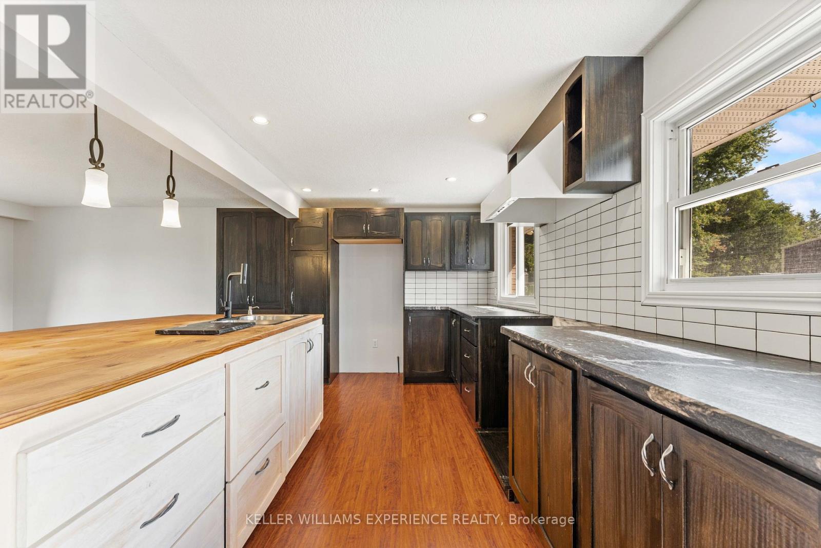 2341 SUNNIDALE ROAD - Image 9