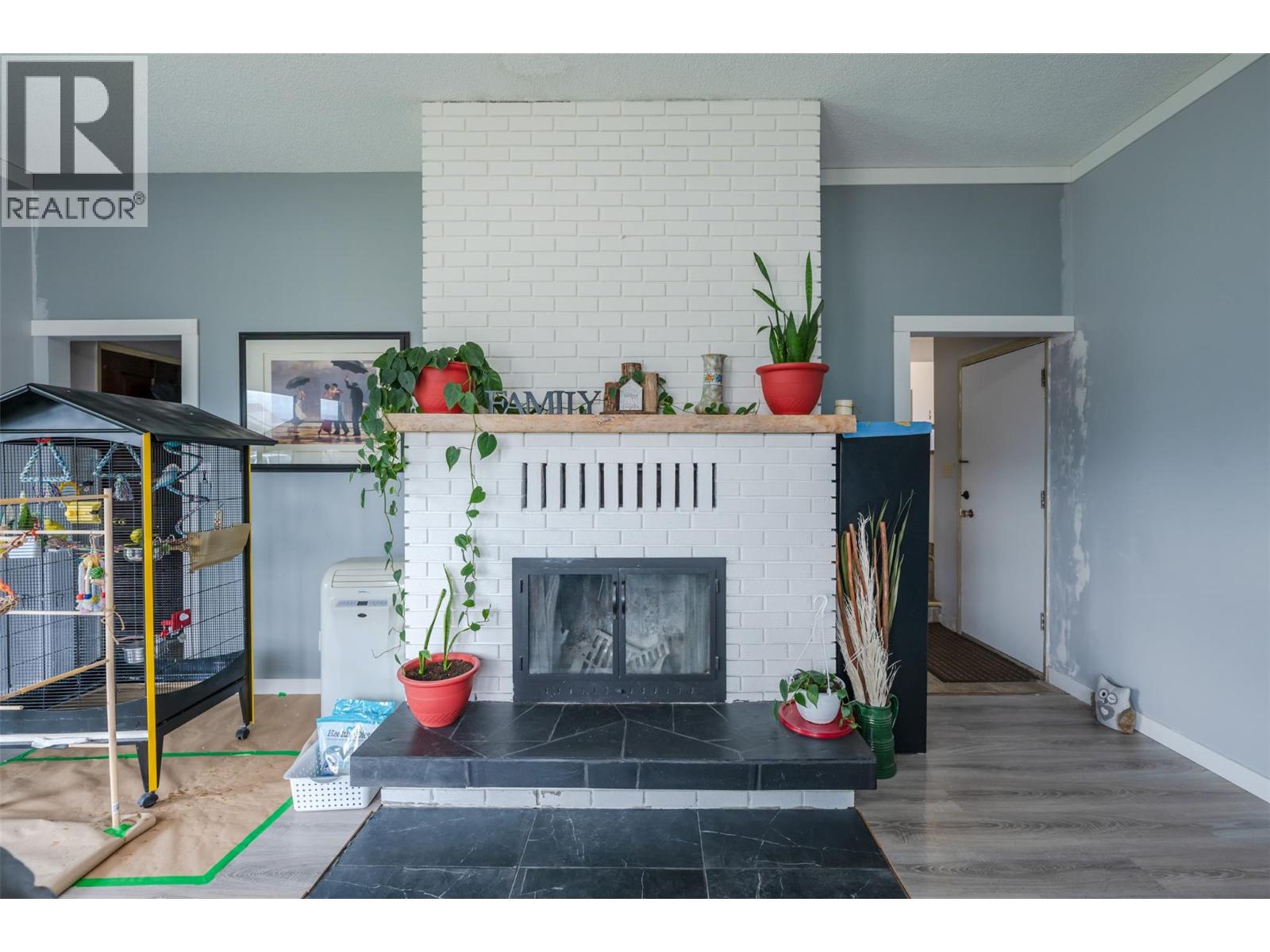 7503 HOWIS Crescent - 8