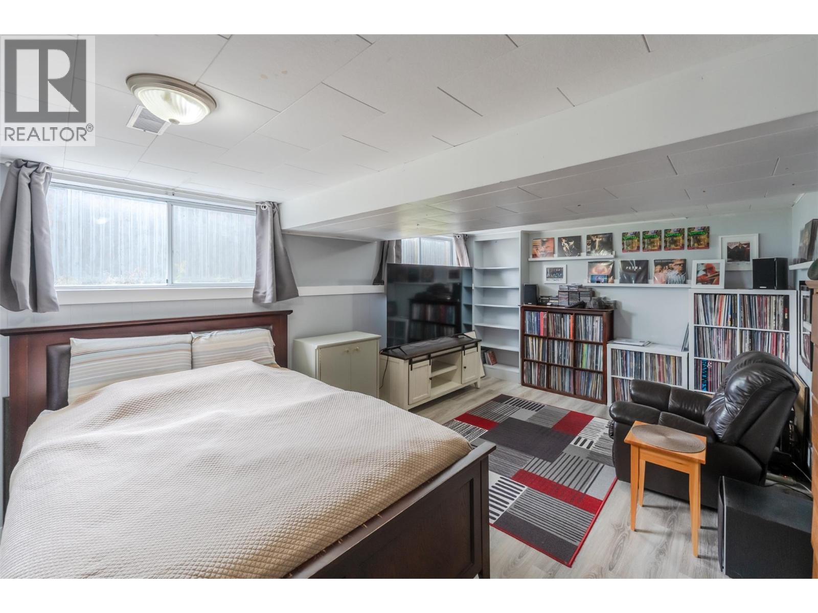 7503 HOWIS Crescent - 26