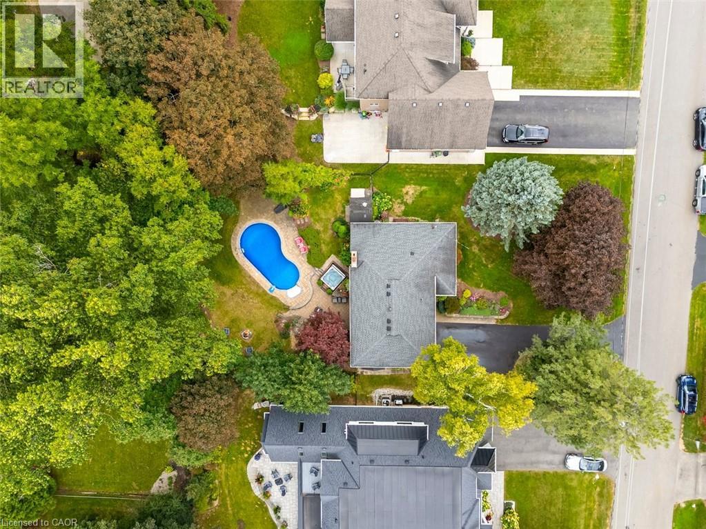 200 WOODVIEW Crescent - Image 47