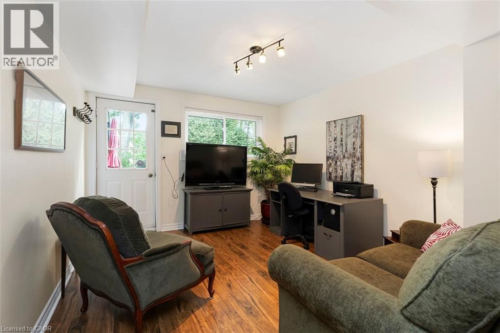 200 WOODVIEW Crescent - Image 29
