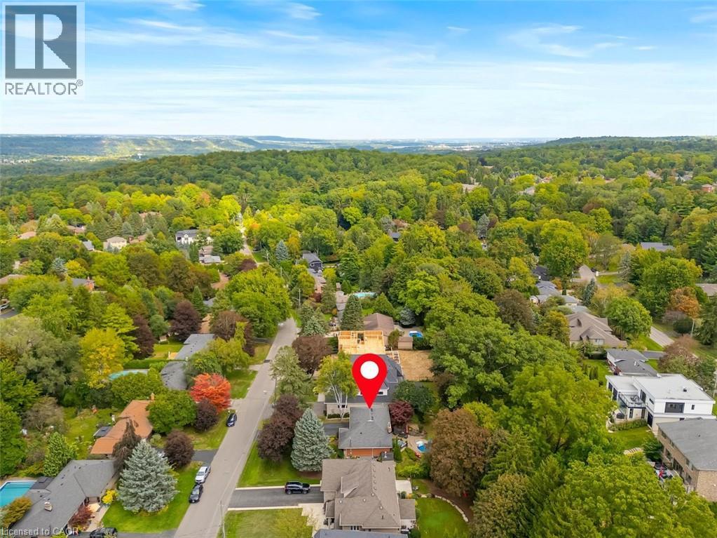 200 WOODVIEW Crescent - 50