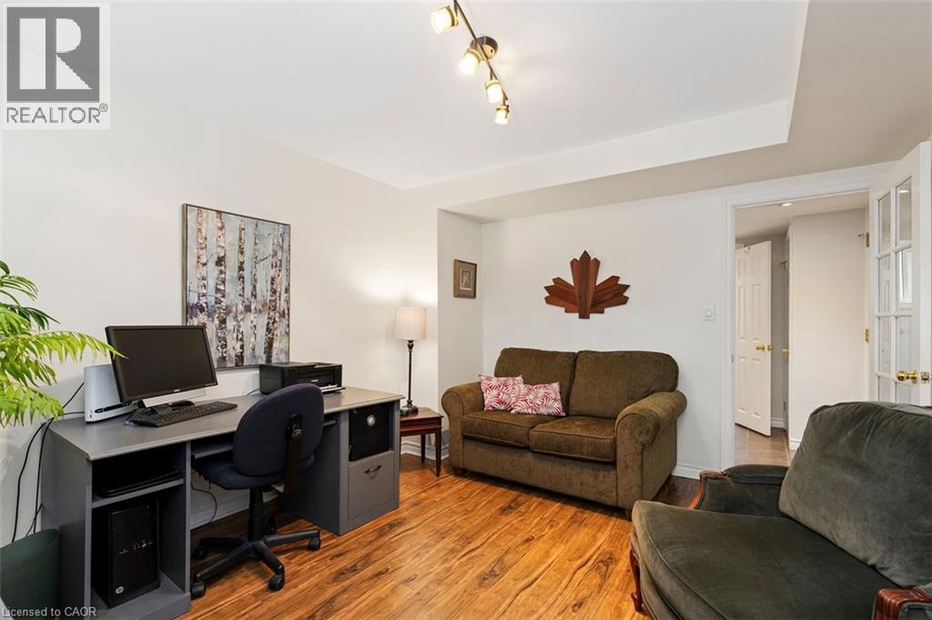 200 WOODVIEW Crescent - Image 30