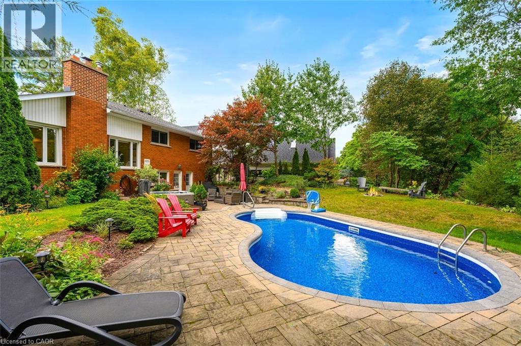 200 WOODVIEW Crescent - Image 39