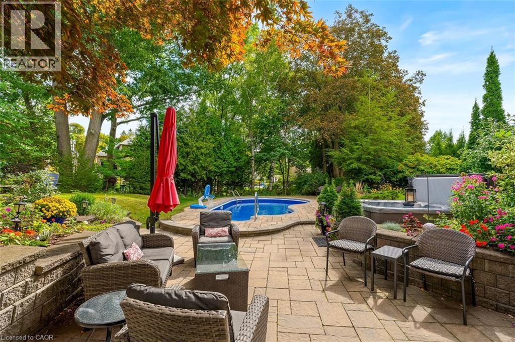 200 WOODVIEW Crescent - Image 36