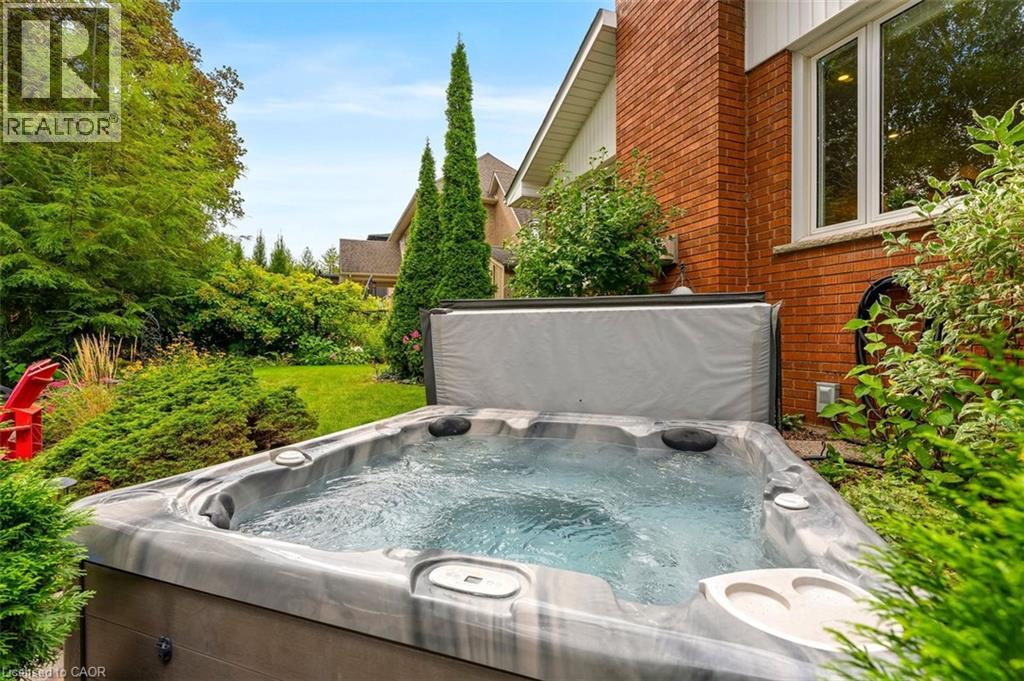 200 WOODVIEW Crescent - Image 38